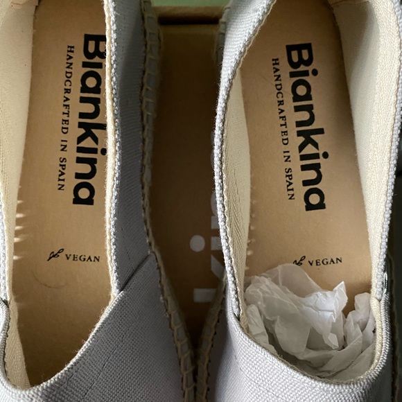 NIB Biankina grey canvas espadrilles. - Picture 6 of 6